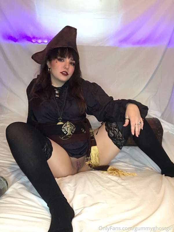 Arrr! Ye lookin’ for some booty? ⚓️ 14