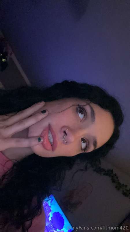 hmm.. what to do what to do😚 any ideas to keep me entertaine.. 2