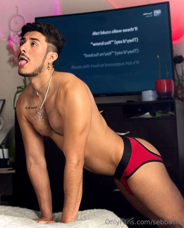Buenas noches, si entran a su cuarto y me ven de esta forma .. 2