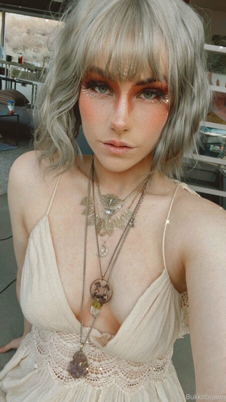 Posting cause I felt pretty for the first time in a month an.. 2