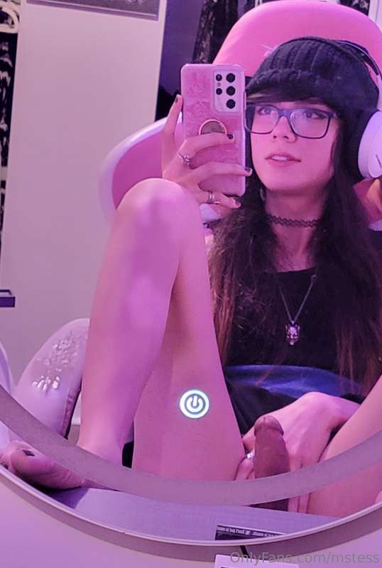I've been a horny girl lately (as some of you may know). Her.. 18
