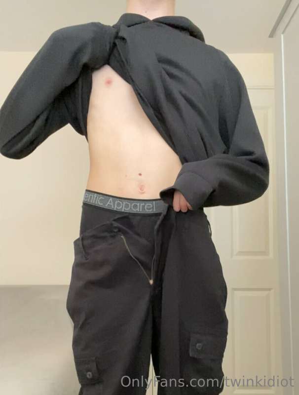 would you have guessed this is what was underneath? :3

I ne.. 2