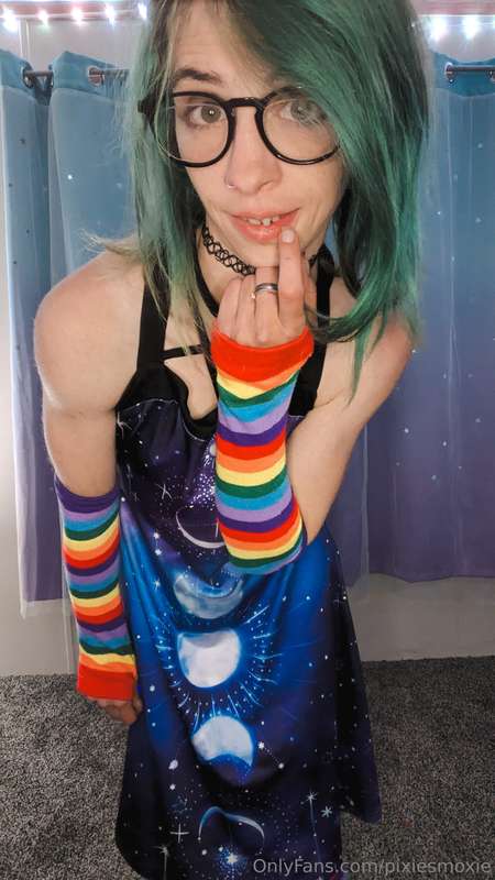Pixiesmoxie - Onlyfans - 16 Jul, 2024