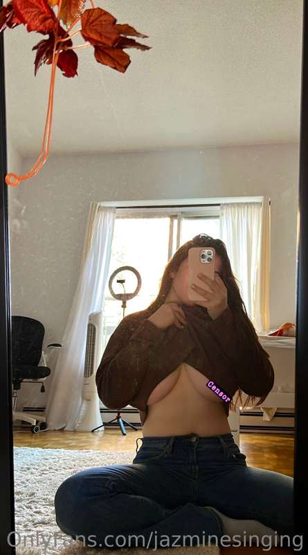 Nip slips hihi (if u want the photo without the censor dm me..