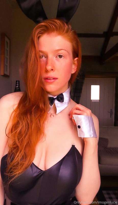 Someone’s been a bad bunny🐰😈 who’s gonna cum punish me?😜💦 4