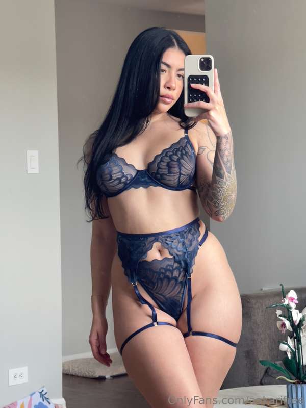 This lingerie is so pretty 😍