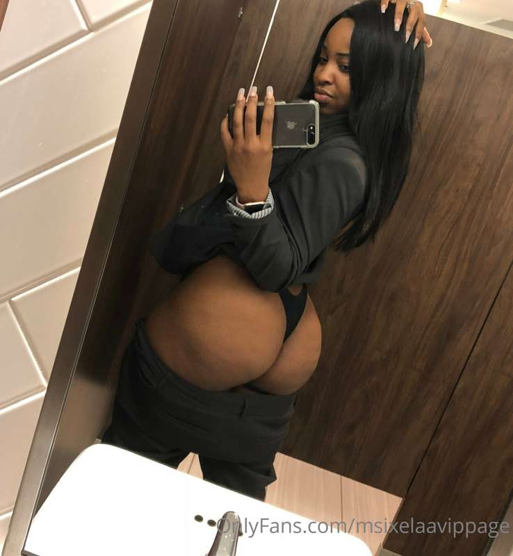 NAUGHTY GIRL AT WORK 3