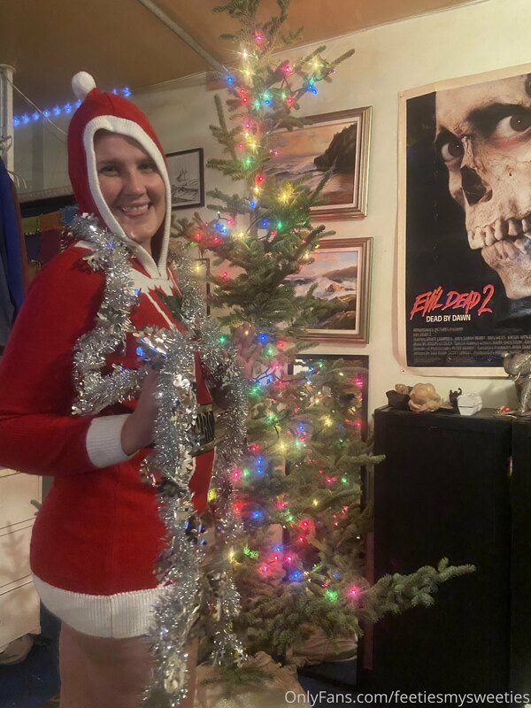 Mrs Claus is a Ho Ho Ho this year, just in time for the fest.. 38