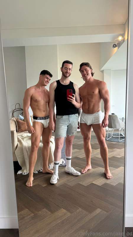 Hot off the press!!! 🥵🎥 the British cutie patootie @James_as.. 6
