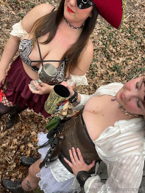 Pirate pics incoming!!!Meet my beautiful friend Saucy :3 we .. 2