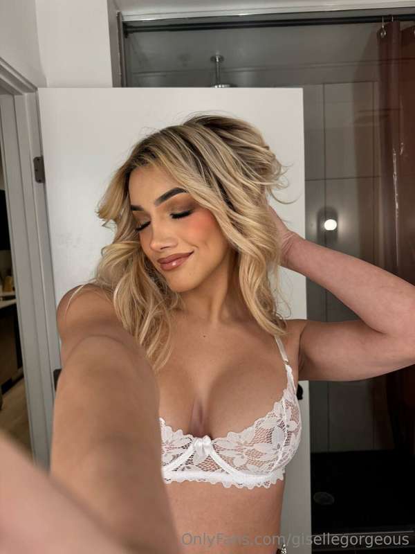 How do they look?? 🍒🤭