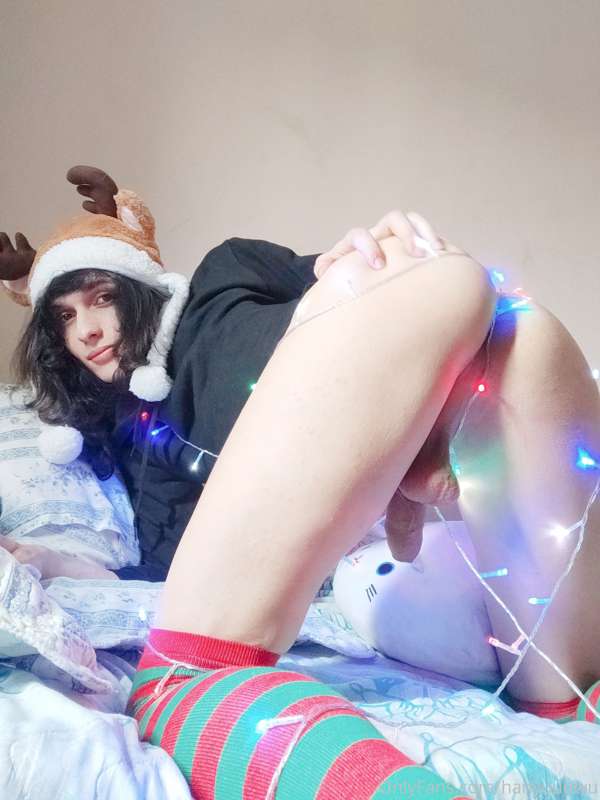 start chrstimas i will have a better light for this stuff do.. 13