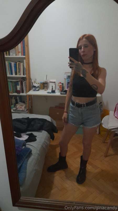 Short jeans off??? What do u think? 💋
