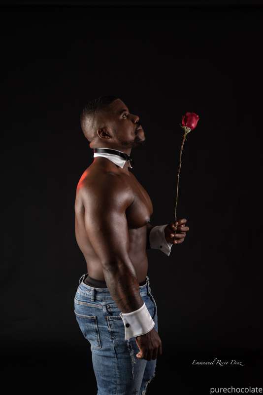 Happy Valentine's Day to all my chocofans 😍🥂🤎.

Feliz día de.. 11