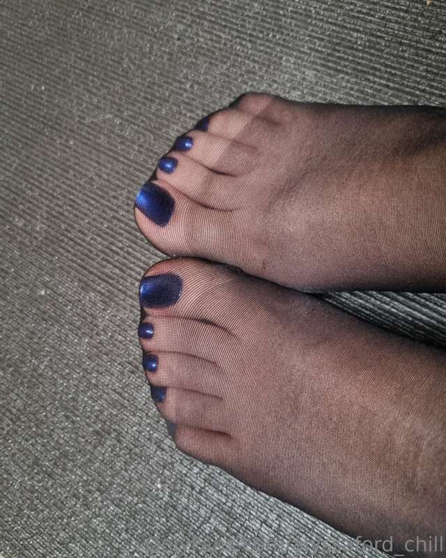 some nice close ups in 8 den socks 😊 3