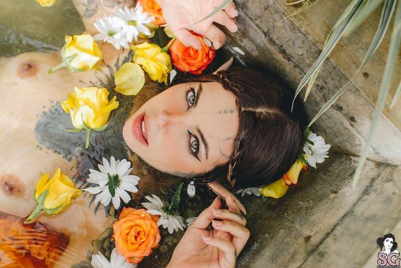 Float away with @marjo_sg in her #setoftheday, Ethereal Beau.. 14