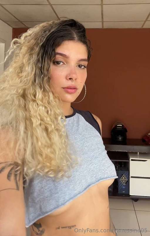 La mia sorellina ha fatto da poco 18 anni.. é solo una 2006 ..