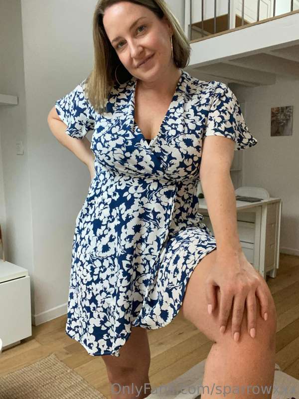 Trying to find good lighting in my little Paris apartment. 2