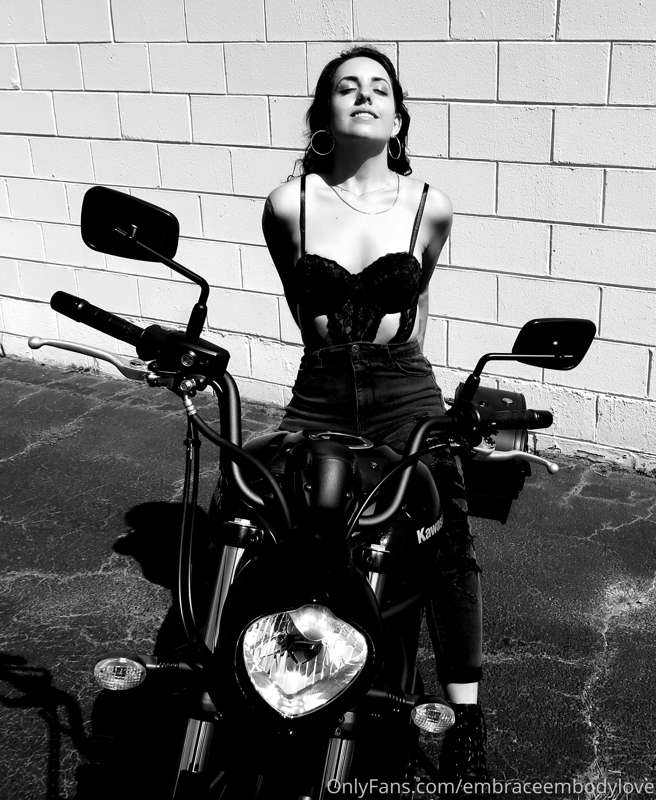 What do you think about the photos in black and white? Here .. 3