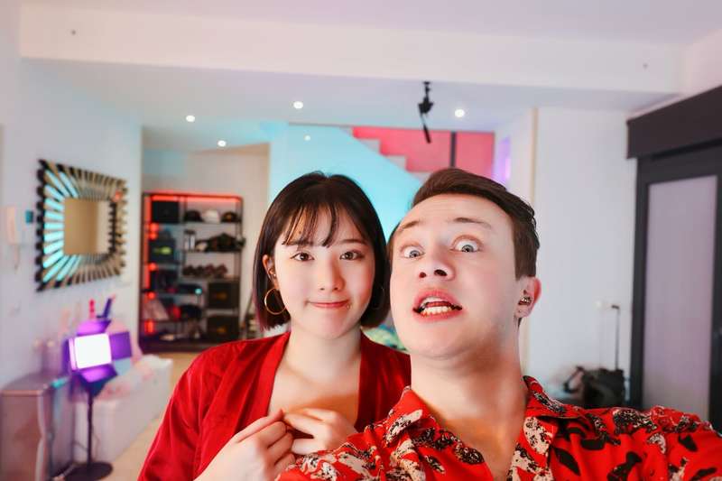 We're back on chaturbate !!!🫶☺️
We went online today and had.. 3