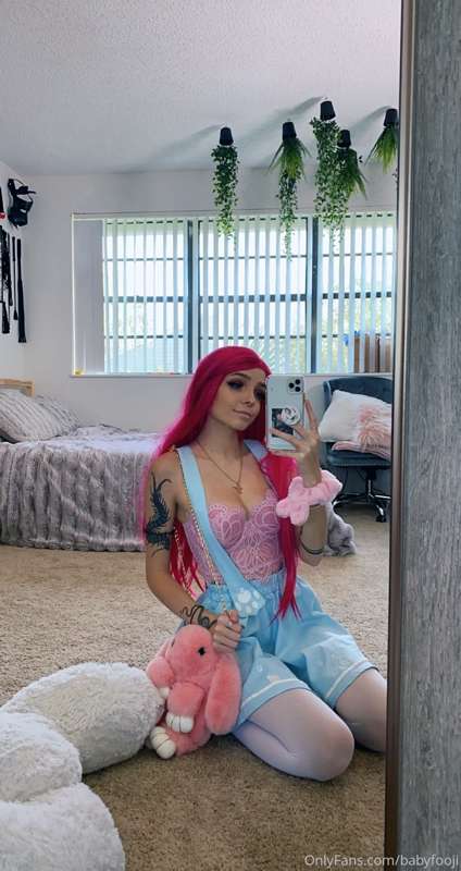 Some pics from this photo set 🍭🌩 pt. 1 6