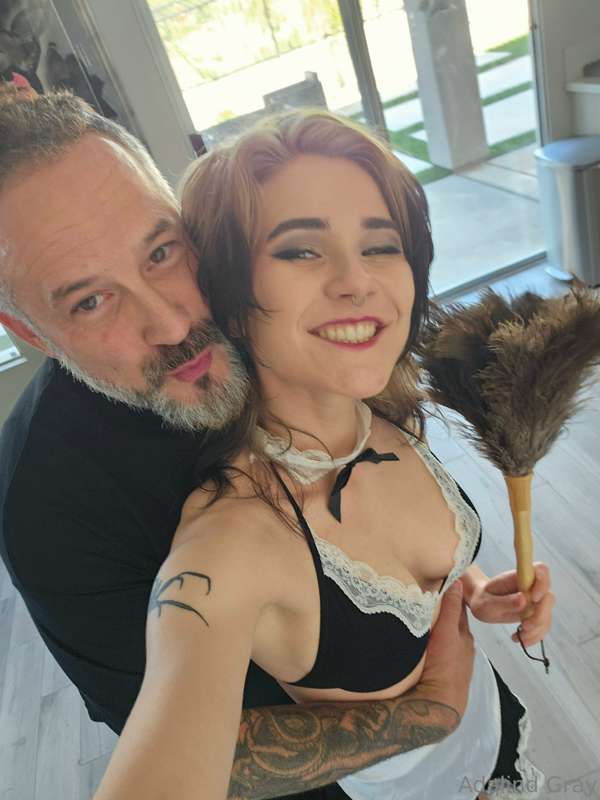 Who wants to see my naughty maid video with @wearehumpsters ..