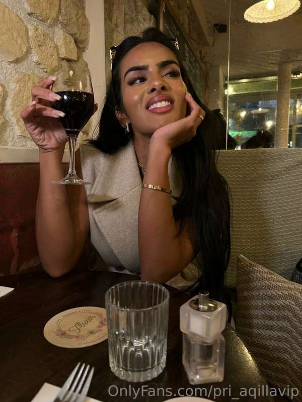POV: first date 🤭 message me your ideal first date! I'm curi..