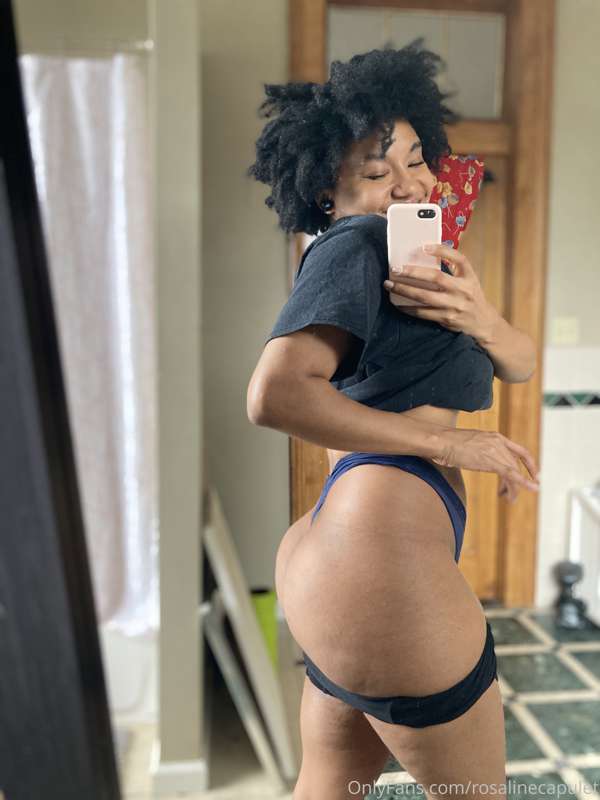 Cum on my ass please. 3