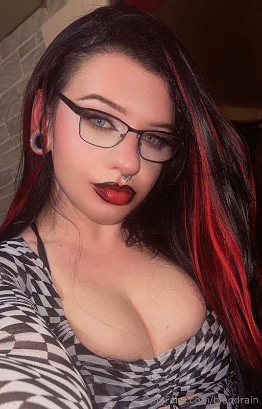 Just some cute selfies 🥰😘Making more content today! 😈 let’s .. 1