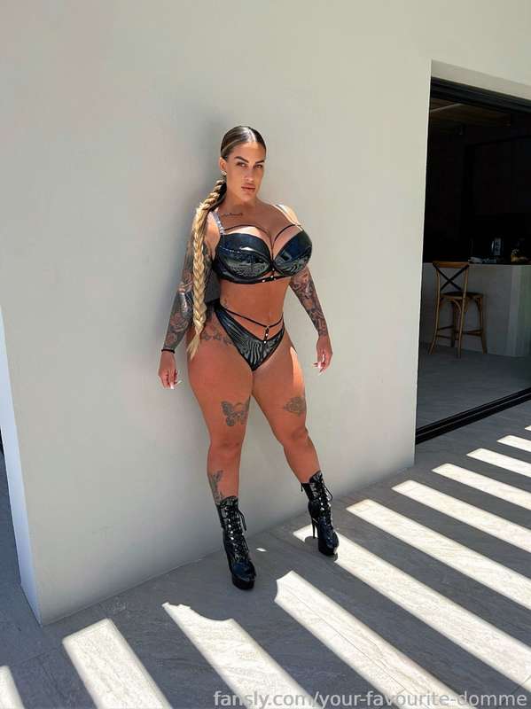 Your-Favourite-Domme - Fansly - 19 Dec, 2023