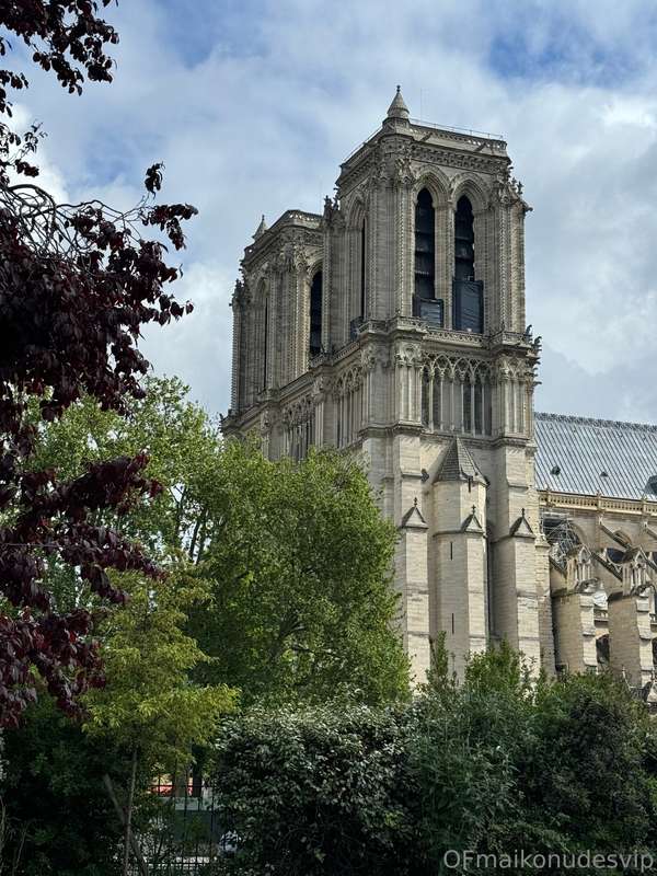 a few days in paris…. now I'm coming back to you ♥️(I bought.. 13