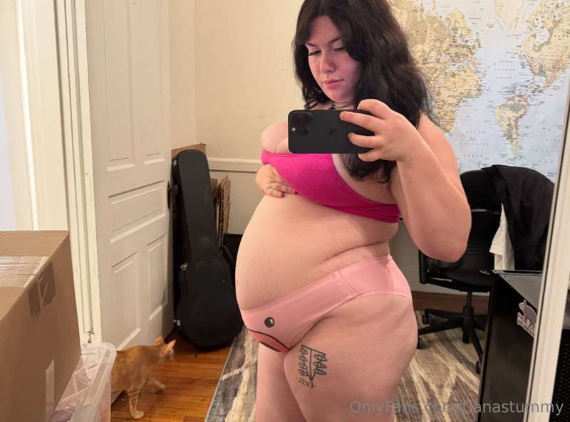 new house goofin in the piggy panties!!also nvr knew the bac.. 3