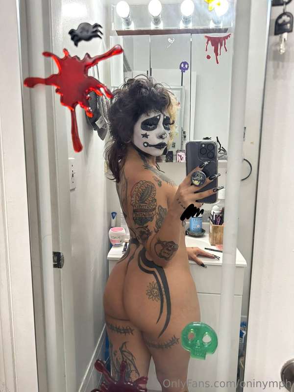 Wanna see me get fucked as a clown? 7