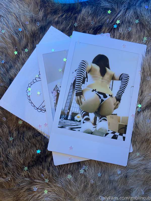 Polaroids! Comes with personal note and a kiss 💋 made to fit..
