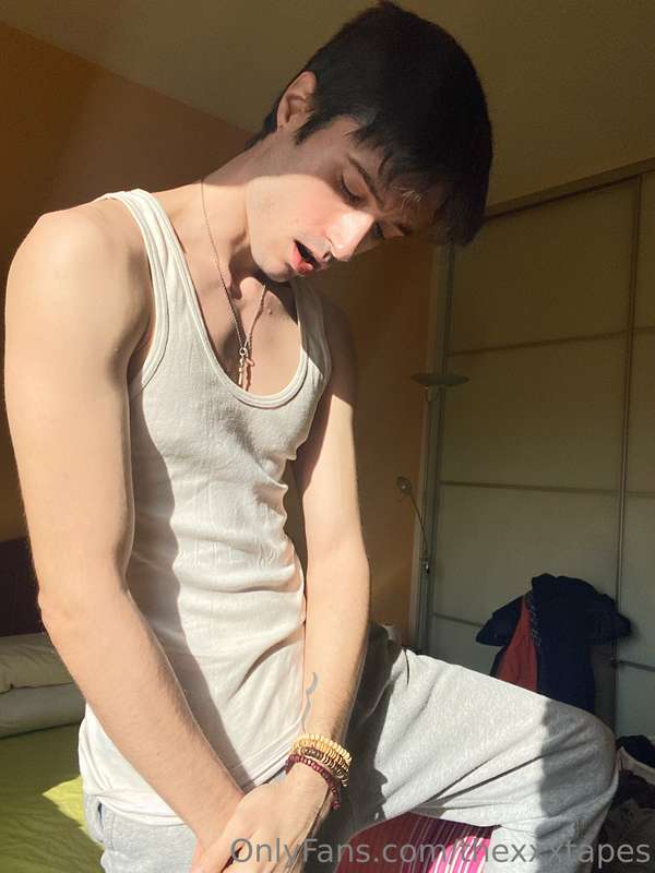 Like if you want me to show more 👀 1