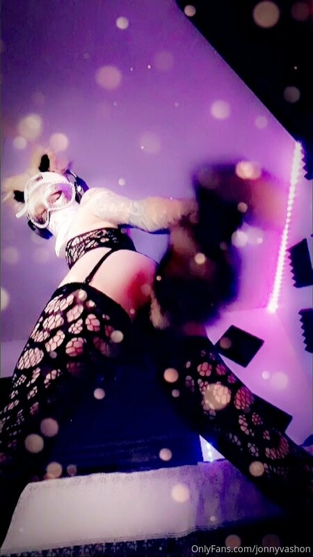 Your pet, posing for you ?? 2
