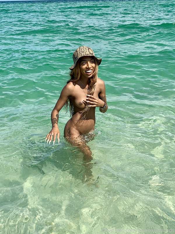 sorry i haven’t posted in a couple days babes. i’m in miami...