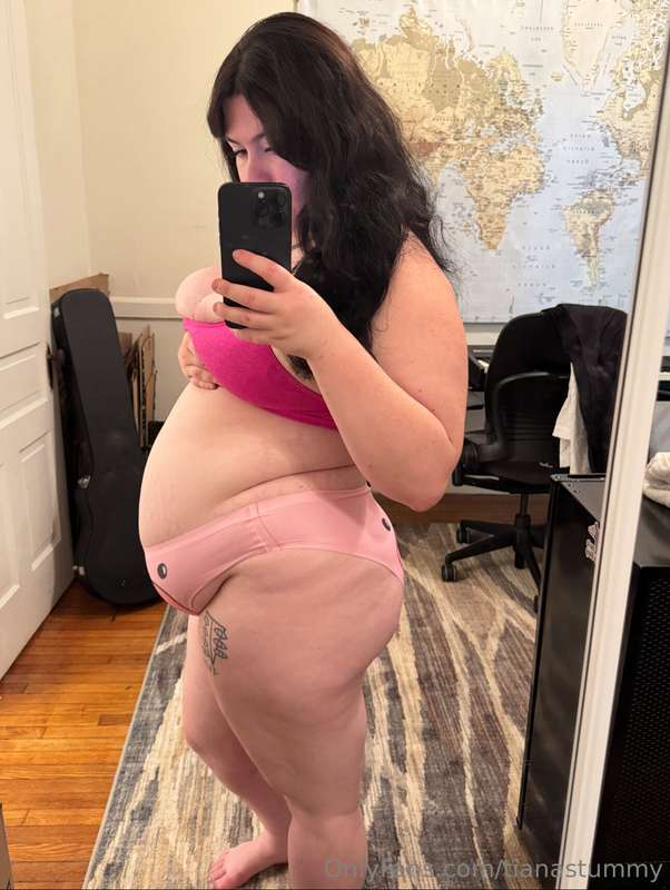new house goofin in the piggy panties!!also nvr knew the bac.. 7