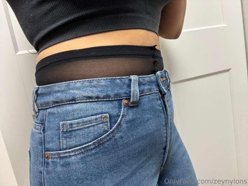 Wearing some nylons under my jeans. Bet you would like to ta.. 1
