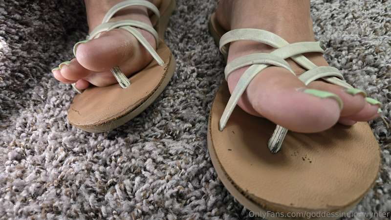 Sandals of the day!  Hmmmm just wait till I get home😋😈😈  I c.. 3