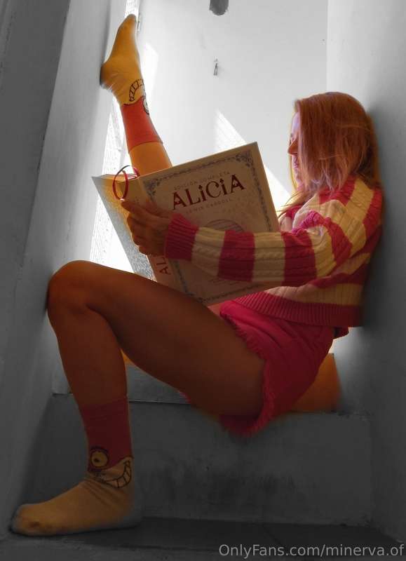 Sábado de lectura...❤🎩🐰Reading Saturday... ❤🎩🐰