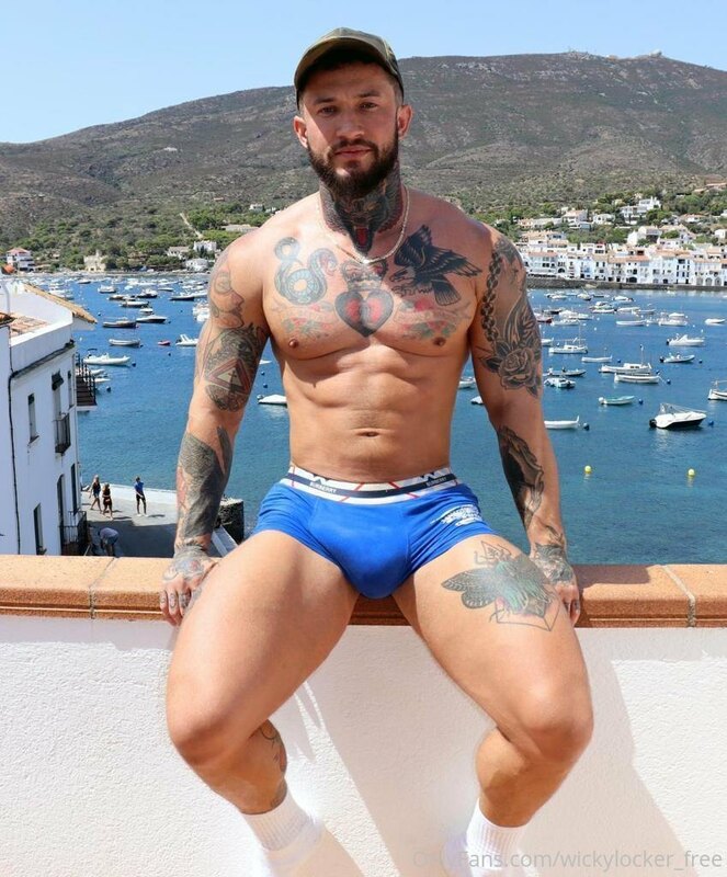 WOW!!! @lawrencelondon ?
BIG DICK, HUGE ASS, and a real FUCK.. 6