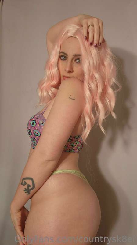 I got 32 flavors of that bootylicious bubblegum raspberry, g.. 9