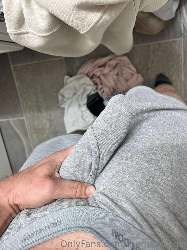 Hard as fuck from my workout. 🪵 Also my legs are looking nic..