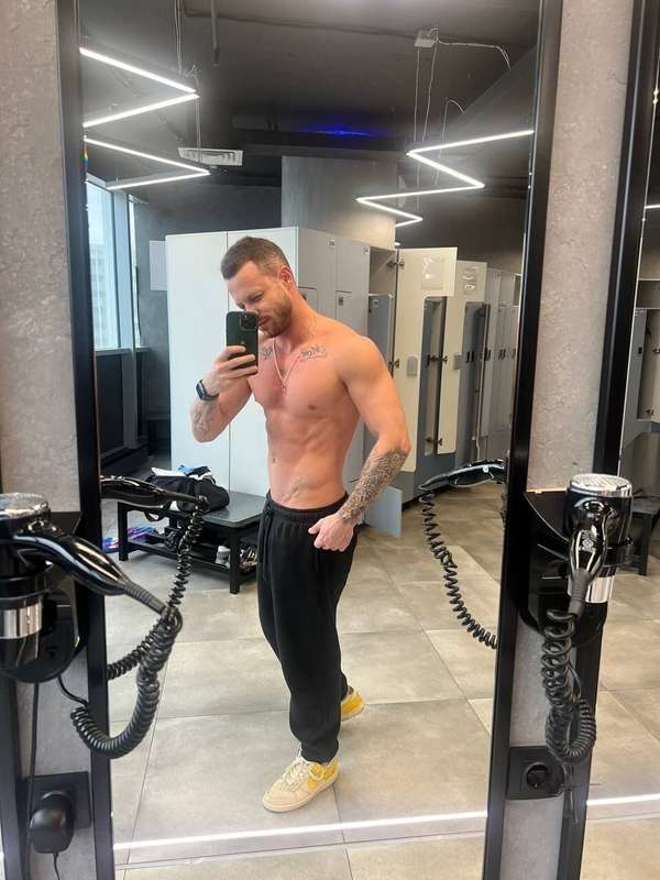 Welcome to my account. I’m adult performer🔞

@toni_billl
@to..