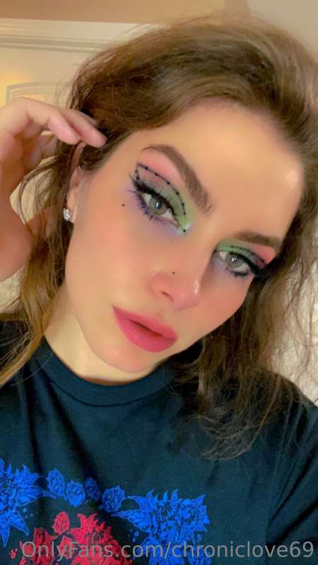 So proud of this makeup look I created the other day 🙌🏼💕🔥✨ h..
