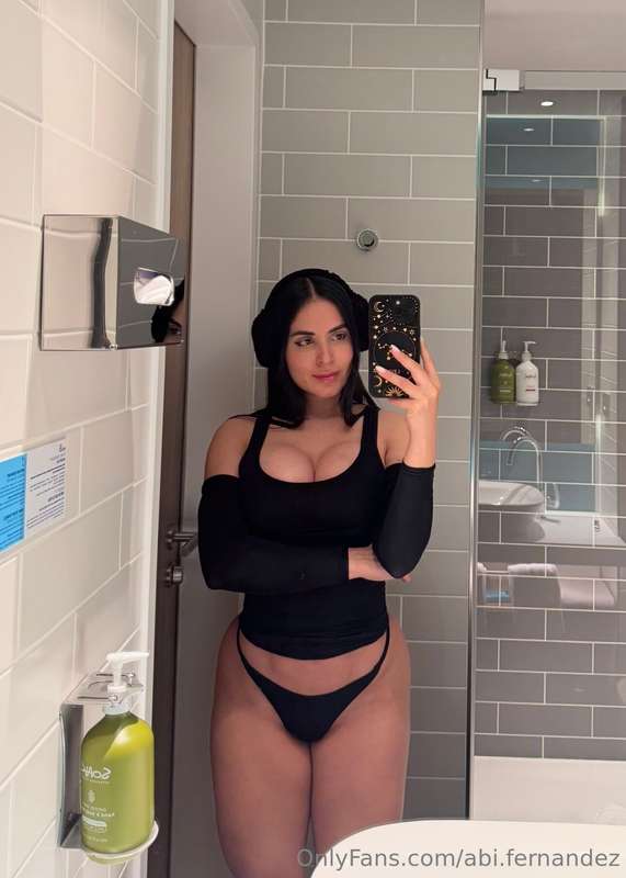 Hola bebé! 🙈 me extrañaste? ya volví ♥️♥️♥️