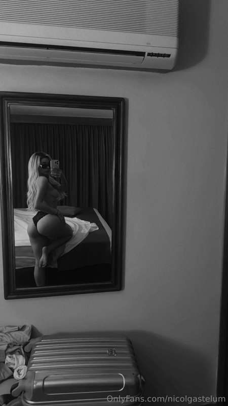 Let’s go private... DM me with 👻 to make a snap session happ..