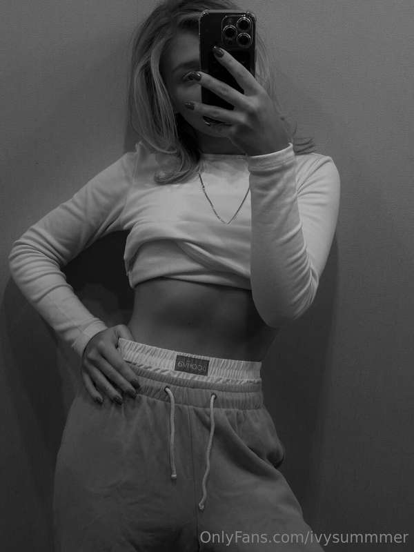 Ivysummmer - Onlyfans - 28 Feb, 2025