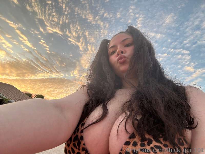 Thick_Gurl101 - Onlyfans - 18 Jan, 2025 14
